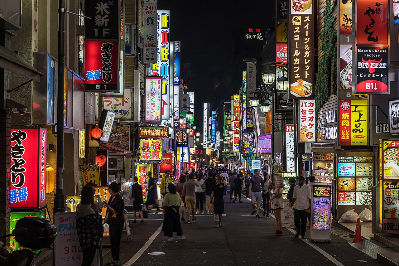 东京新宿歌舞伎町夜景
